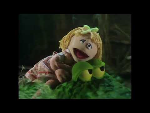 Muppet Songs: Mary Louise - Never Smile at a Crocodile
