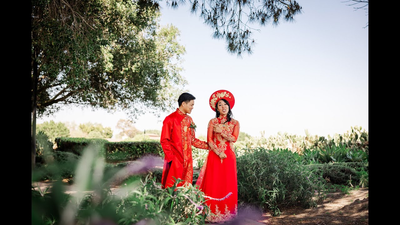 Promotional video thumbnail 1 for Emerald Sky Wedding Photography