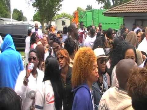 SPW47 Chalet Party - Sef Kombo