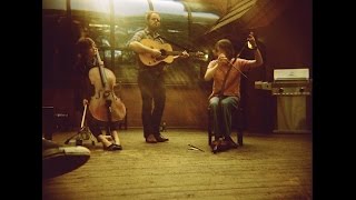 Horse Feathers - Falling Through the Roof