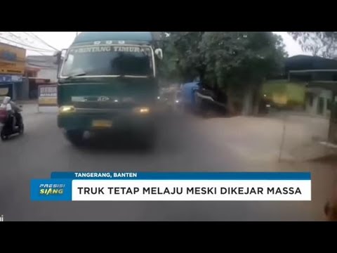 TRUK KONTAINER TABRAK 16 KENDARAAN DI CIPONDOH TANGERANG