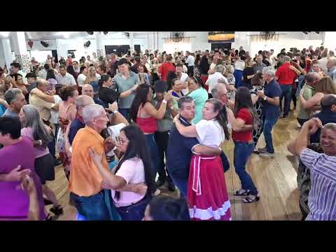 Muita dança no clube Rancho Alegre em laranjeiras do sul No Paraná(com marcos e margarida)