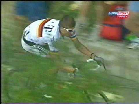 Tour De France 2001   L'Alp D'Huez, Lance Armstrong And Jan Ullrich And Joseba Beloki