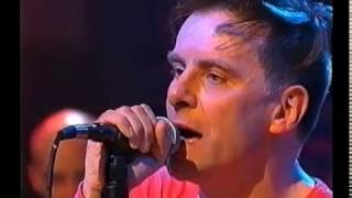 Deacon Blue "The Day That Jackie Jumped The Jail" live 2001
