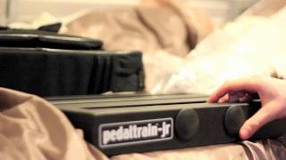 Video thumbnail for Pedaltrain jr Unboxing - Thomas Wilcock by Thomas Wilcock