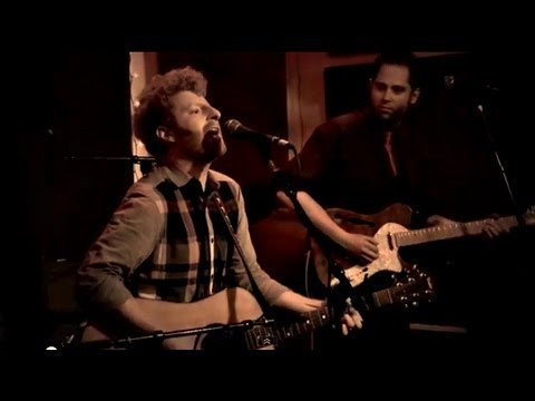 ALEC GROSS - Ballad of Pretty June - Live from The Living Room