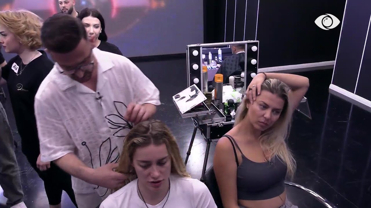 Banorët përgatiten për spektakël, profesionistët kujdesen për pamjet e tyre