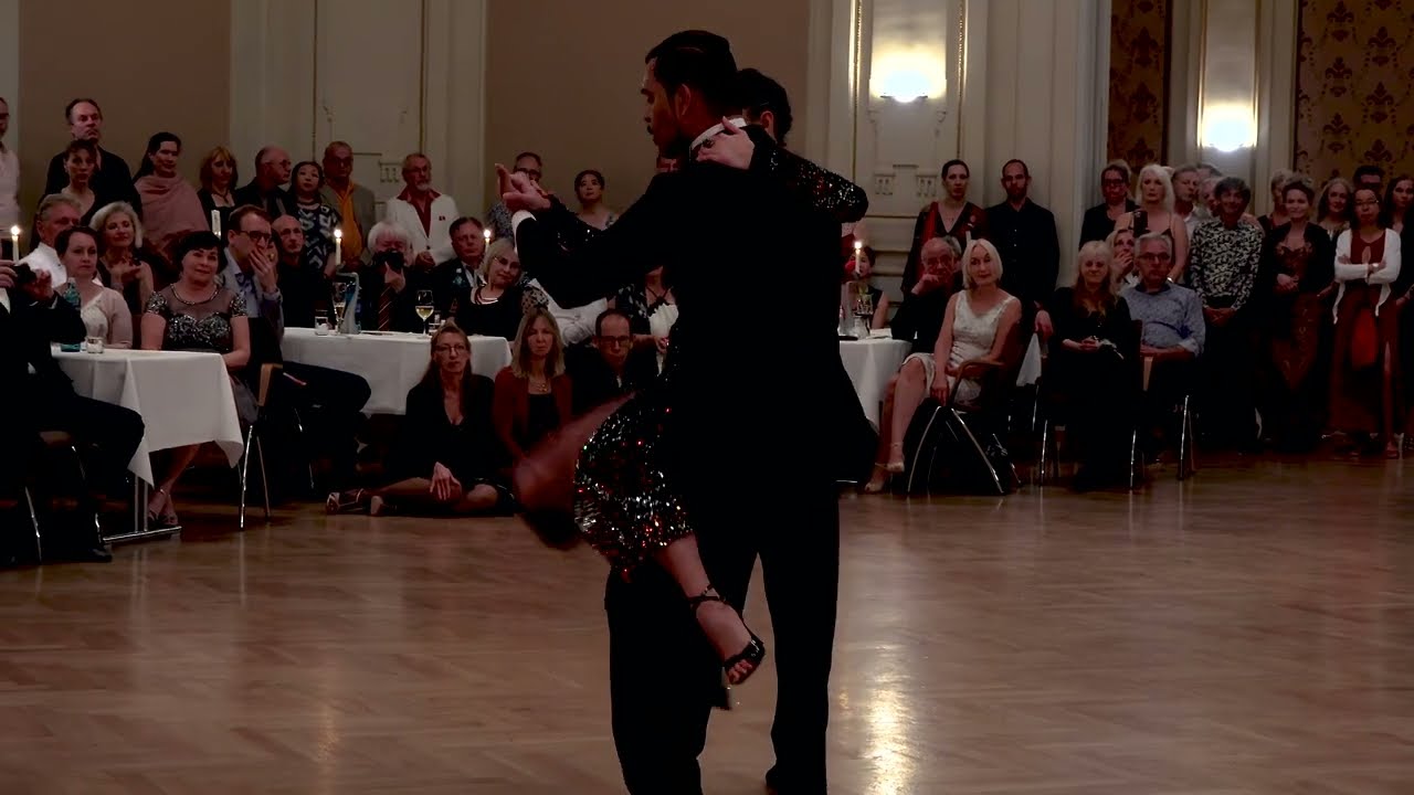 Mirella & Carlos Santos David // Wuppertal 2022 / 3/4