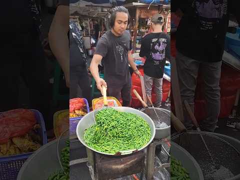 Ayam Penyet di West Mall, Jakarta wajib dicoba! 🤤 Rasa yang super enak, bikin nagih! 🍗✨