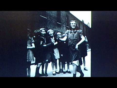 Milt Herth Trio, v./O'Neil Spencer:  "Lambeth Walk"  (1938)