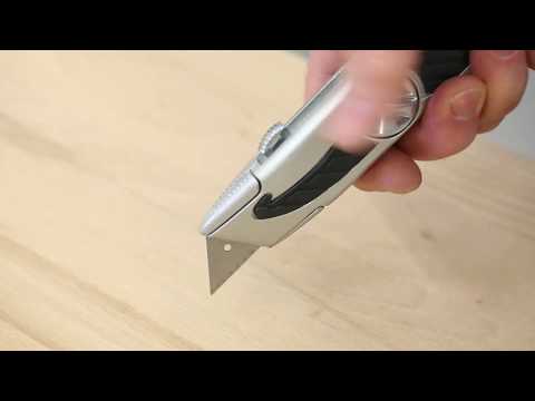 4133000_Standard-Trapezium-Blade-Knife-with-Retractable-Blade_PRO_MCP_cs_2019.mp4
