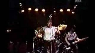 Go-Go's - Surfing and spying (Live in Berlin 1982)