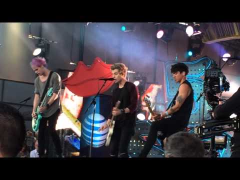5 Seconds of Summer-Disconnected Jimmy Kimmel (FRONT ROW)