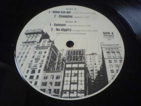 MICHAEL ROSE, SHABBA RANKS, BUJU BANTON  shine eye gal chase the remix