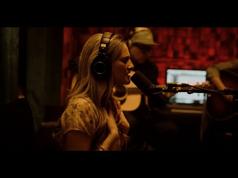 Leah Mason - Me Or My Hometown (From Sequoia Sounds at The Mystery)