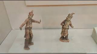 又用抖音的AI特效弄了个视频，这两个陶俑真是太可爱了！