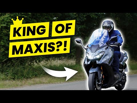 Yamaha TMAX Tech MAX 2022 Review! | KING OF MAXI SCOOTERS?!