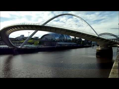 Gateshead Millennium Bridge Tilt (timelapse and real-time)