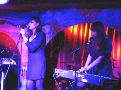 Rose Elinor Dougall Live at The Shacklewell Arms 2013