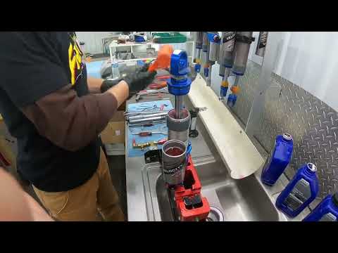 Shock rebuild. 5 min freshen and charge on a Walker Evans Racing FTS shock. Velocity Series