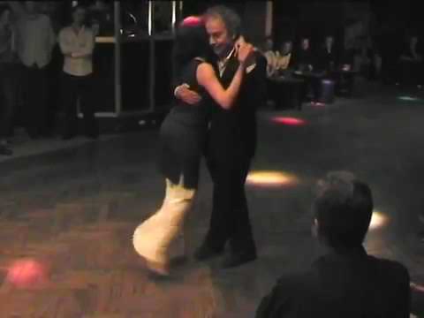 Osvaldo Natucci and Eladia Cordoba, Sueno Florido vals - Juan d'Arienzo