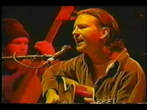 download lagu mp3 mp4 Pearl Jam Better Man Live Acoustic Version, download mp3 Pearl Jam Better Man Live Acoustic Version free downloadn, video klip Pearl Jam Better Man Live Acoustic Version