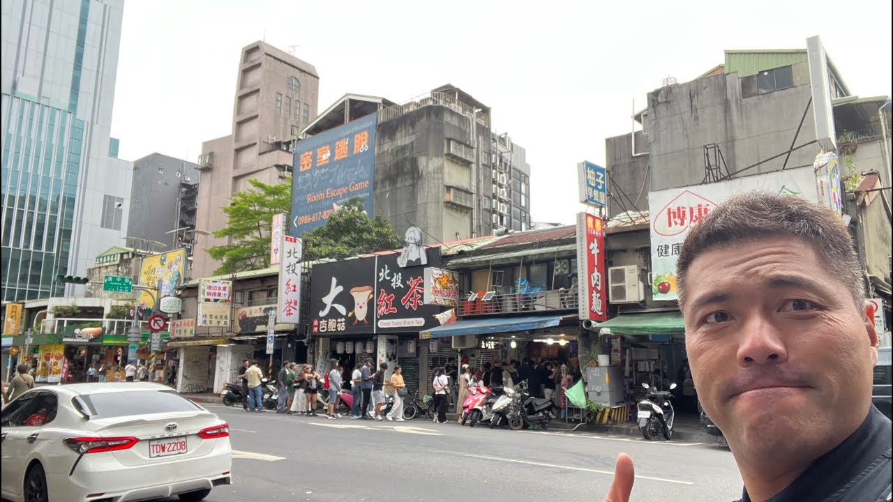 台湾🇹🇼台北の朝の街の様子を散歩しながらライブ配信￼