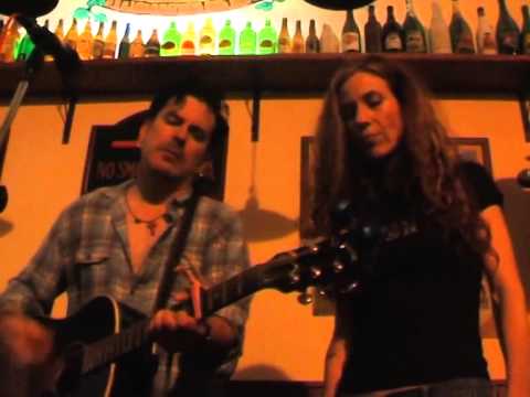 MICHAEL Mc DERMOTT & HEATHER HORTON   LUKA   CECINA 07 05 2014   BIRROTECA DOPPIO MALTO