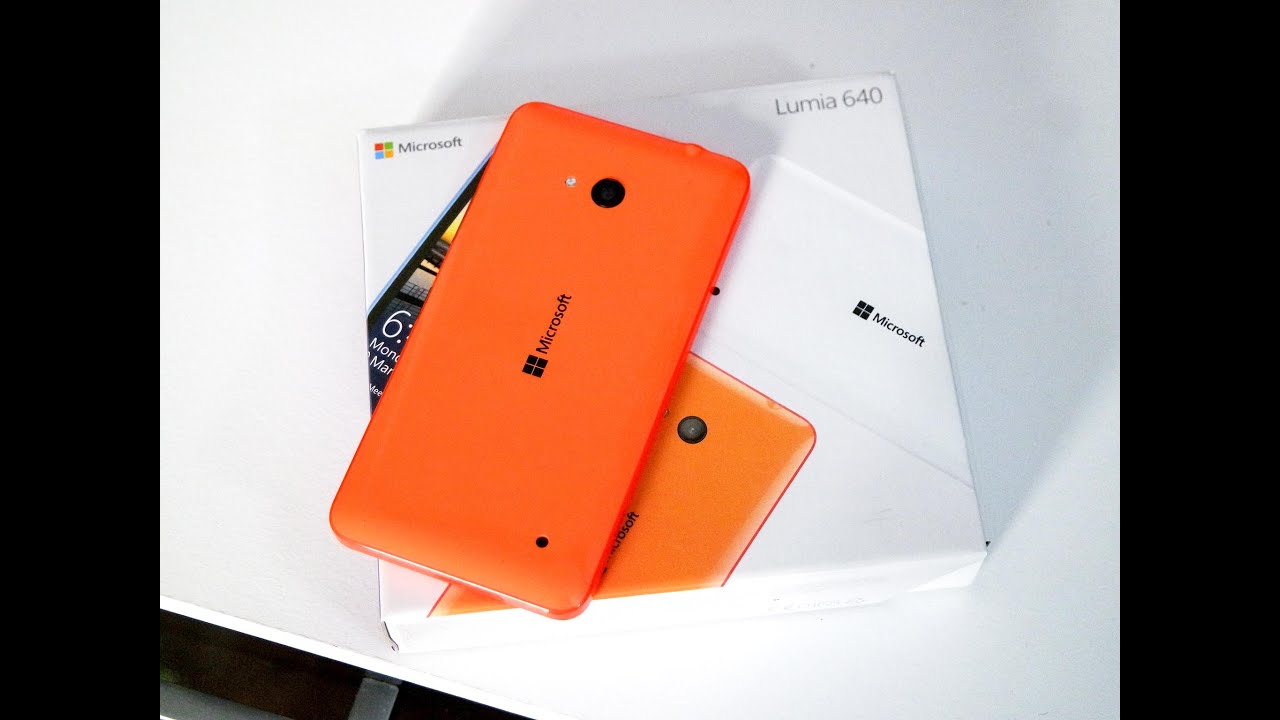 Quick look: The Microsoft Lumia 640 - YouTube