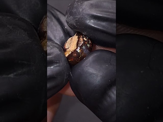 حجر عقيق ناري مكسيكي طبيعي