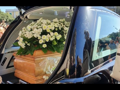 “Nuk dua njerëz të rremë në funeralin tim”, fjalët që një grua shkroi në nekrologjinë e saj ...