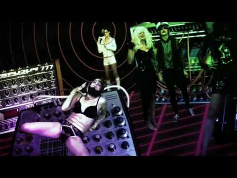 Videoclip de Take You On — Peaches