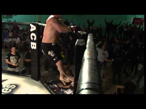 Amateur Cage Battle 2 - Mike Reilly Vs Lee Brady Light [Heavyweight Bout]