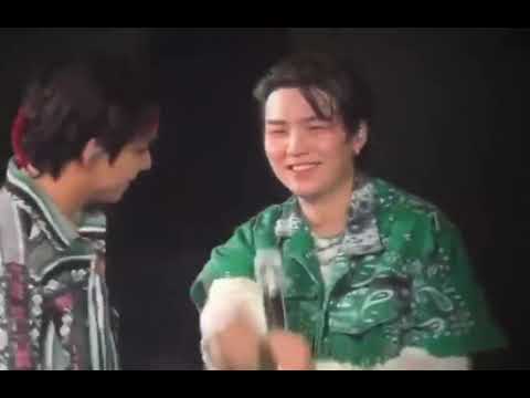 Yoongi got a scrach on his elbow 🥺🥺 #Btsconcert #ptd_on_stage #YOONGI #ptdconcert