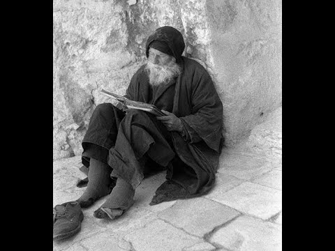 Sfântul Iosif Isihastul se roagă Maicii Domnului pentru a-l izbăvi de patima mâniei