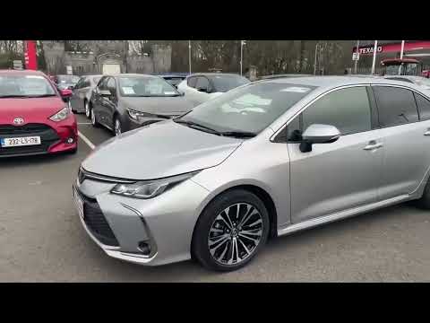 Toyota Corolla Saloon Luna Sport - Apple Carplay - Image 2