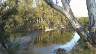 preview picture of video 'Texas Free(dom) bush camp on NSW side of the Dumaresq River.wmv'