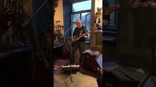 WEST NASHVILLE BOOGIE  Steve  Earle  cover  by  Graham Windle