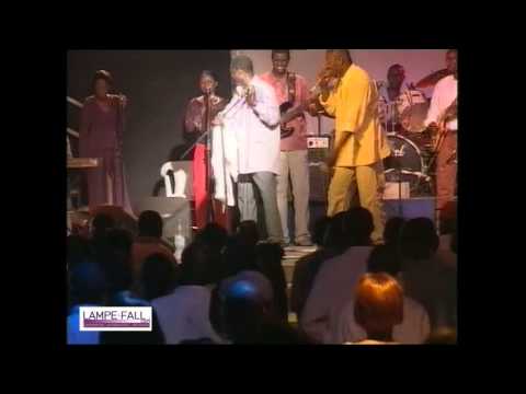 OUMAR PENE ET LE SUPER DIAMANO en Live