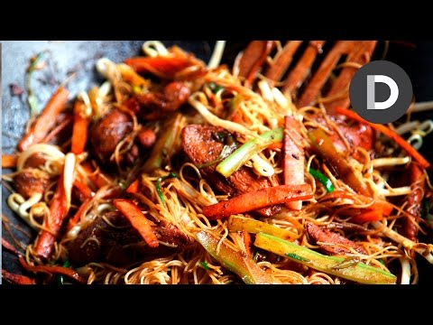 The Ultimate Stir Fry: Singapore Noodles!