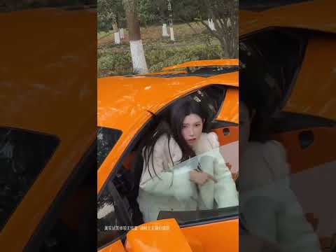 لم تكن تجربة الركوب في سيارة لامبورغيني تشبه ما توقعته على الإطلاق.