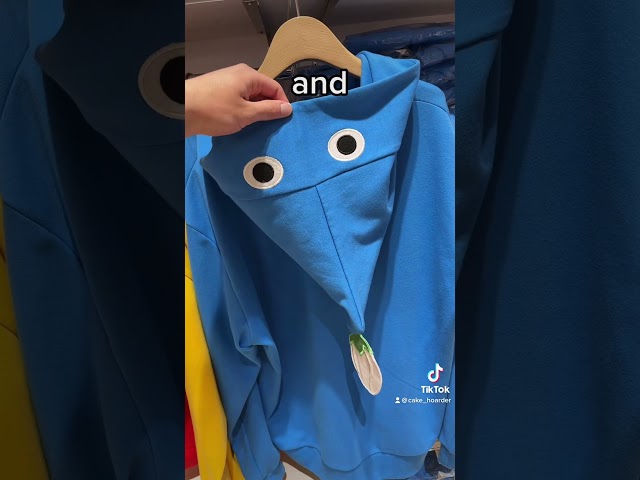 Vídeo relacionado con Disguise Pikmin - Disfraz rojo para niños, overol oficial de Nintendo Pikmin Game con capucha y tocado, talla infantil (10-12)