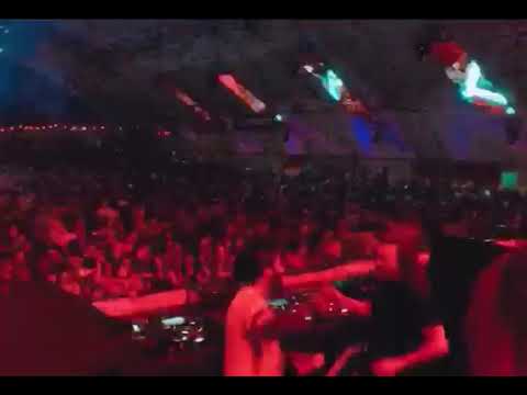 wAFF b2b Yaya playing "Tomi&Kesh, Rone White, Alessandro Diruggiero - Go Go Go" at Desolat, Uruguay