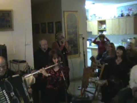 זכריה בן עזרא מפי שולי להב והקהל Zeharya Ben Ezra sung by Shuli Lahav