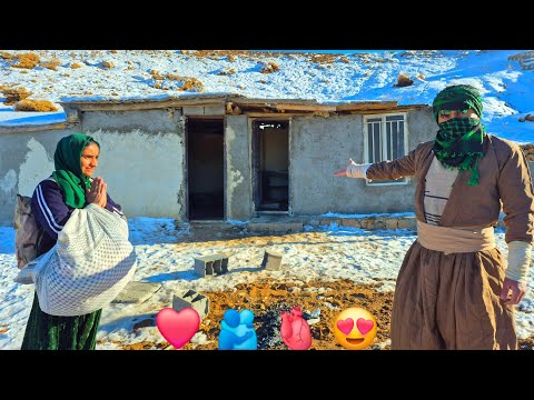 Young millionaire's amazing gift to homeless mother in snow and blizzard