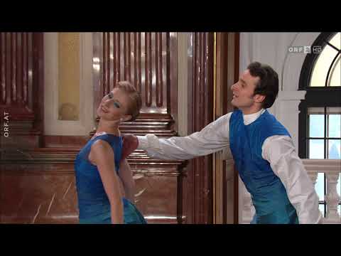 Mitglieder des Wiener Staatsballetts mit dem "Donauwalzer"