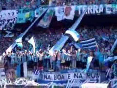 "Geral do Grêmio - Grêmio x SPFC - Sentimento que faz amar" Barra: Geral do Grêmio &bull; Club: Grêmio &bull; País: Brasil