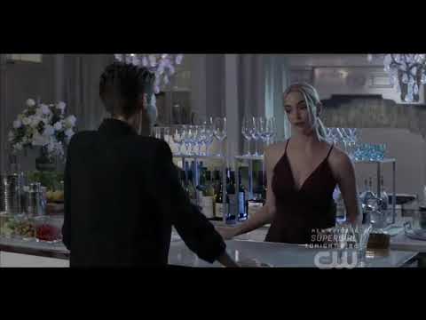 Batwoman 1x03 Kate's new love interest