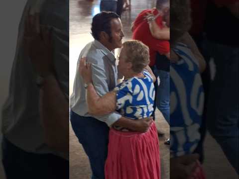 nos idosos de Rio Bonito do Iguaçu no Paraná.Brasil #shotrs #dancarinos #baile #idosos