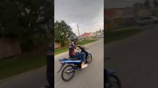 Download lagu 125zr Paip On Memang Ringan Nk Wheelie 🤯 #125zr #motovlog #shorts #wheelie #trending #viralvideo#fyp mp3